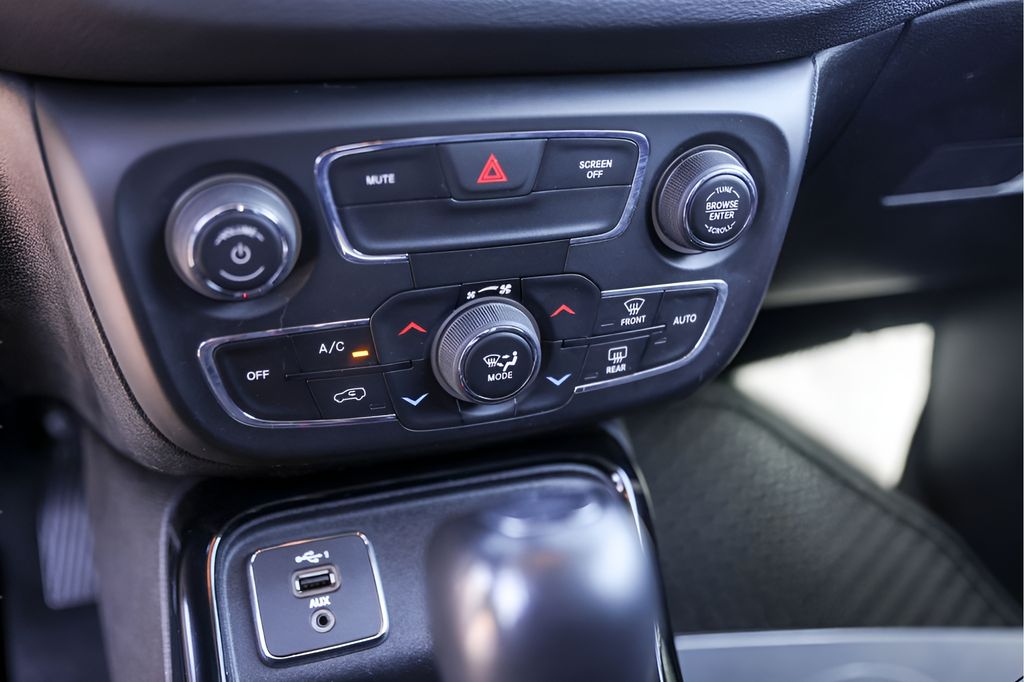 Used Car 2021 Jeep Compass  Altitude For Sale Under $20,000 In Austin, Texas