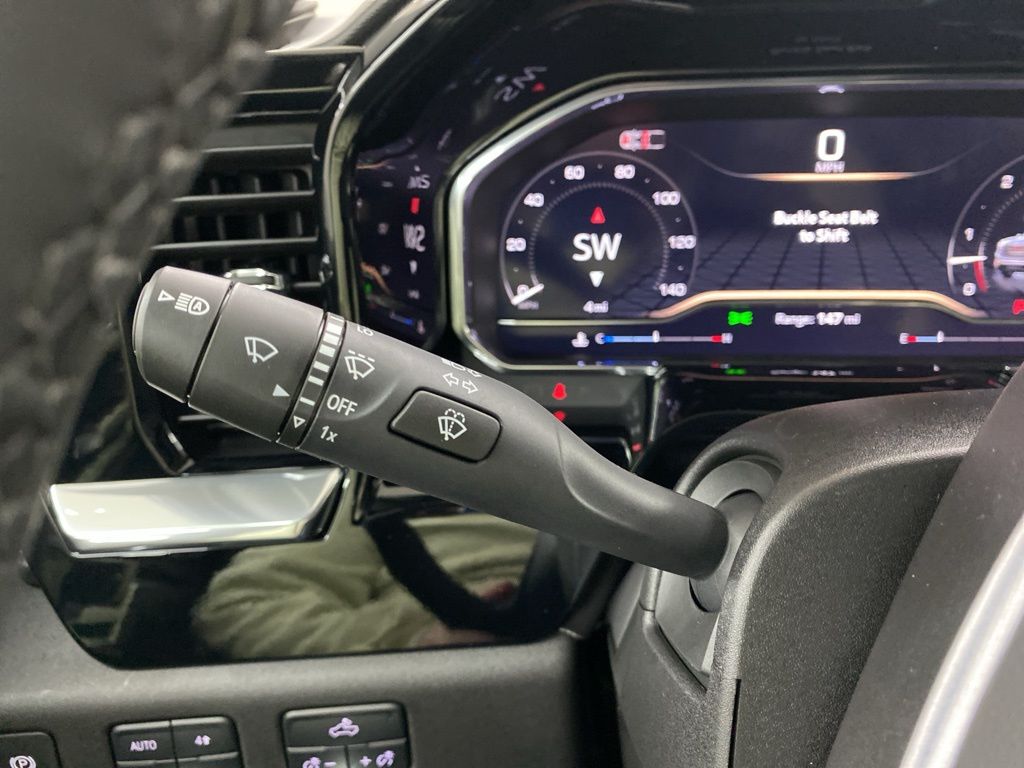 2025 GMC Sierra 1500 SLE photo