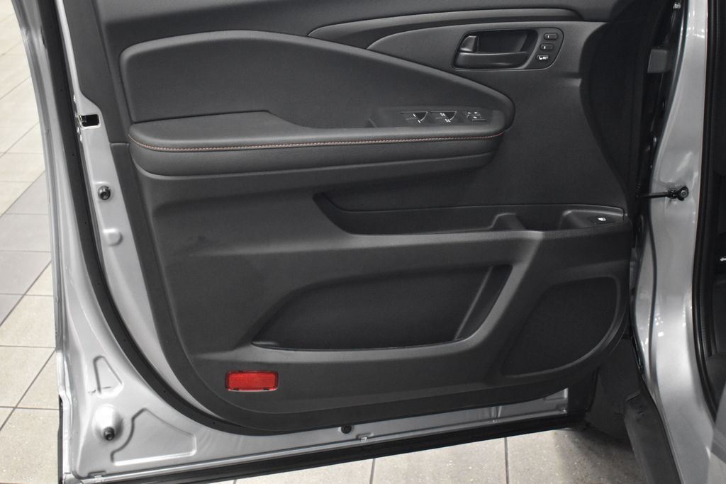 Thumbnail: 2026 Honda Ridgeline - 8