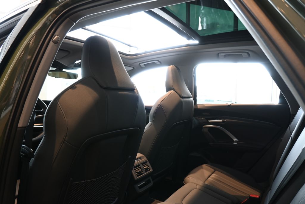 Thumbnail: 2025 Audi Q5 - 26