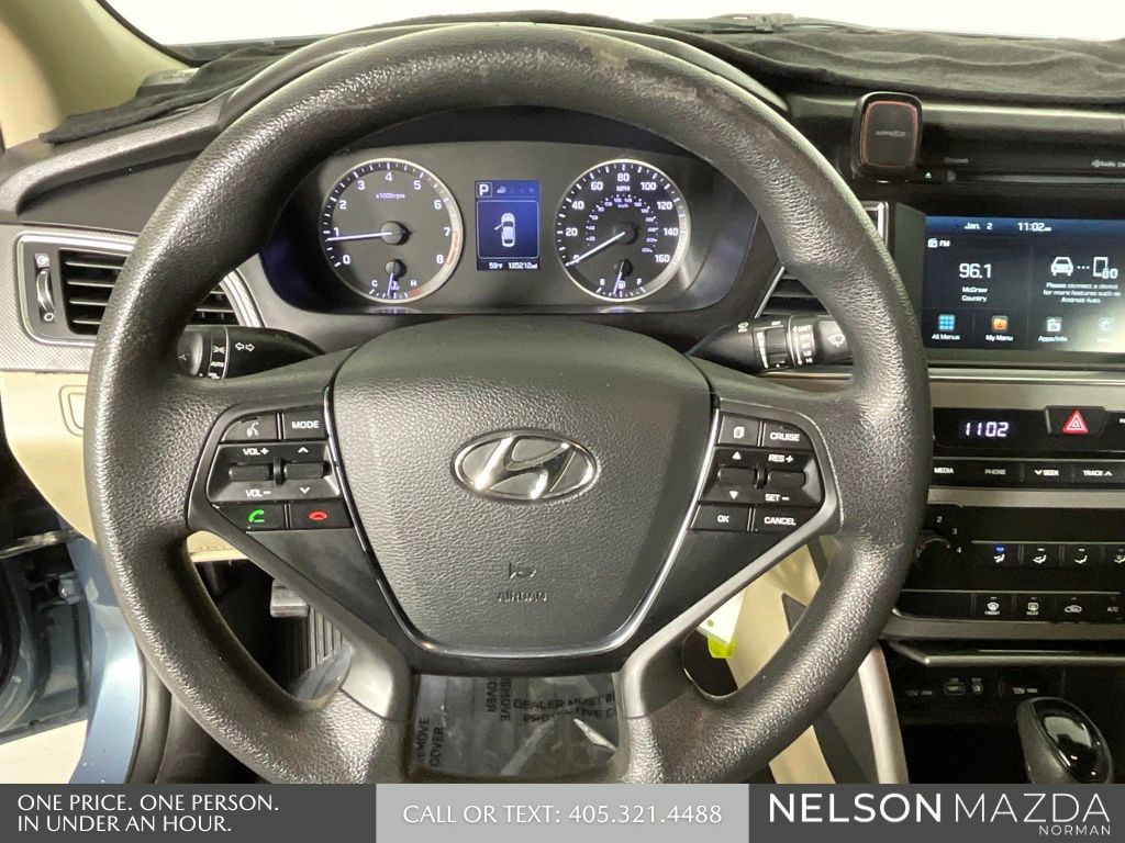 Used 2016 Blue Hyundai Base image 31