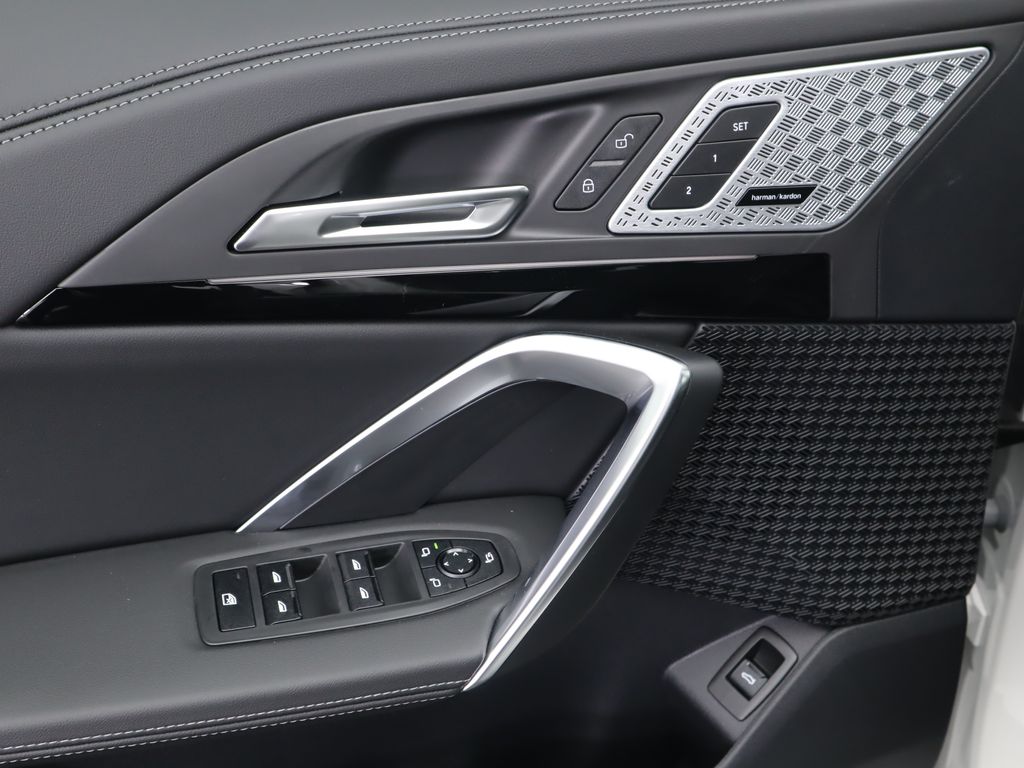 Thumbnail: 2025 BMW X1 - 24