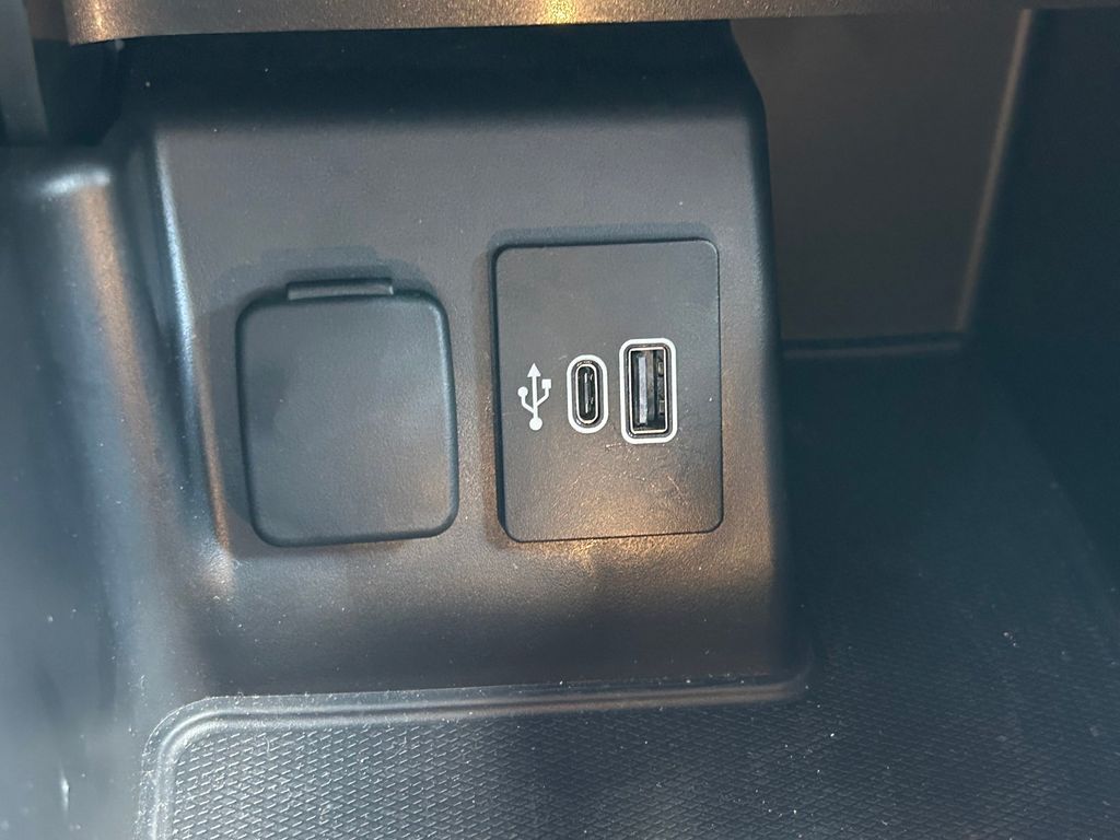 Used 2025 Ford Explorer SUV