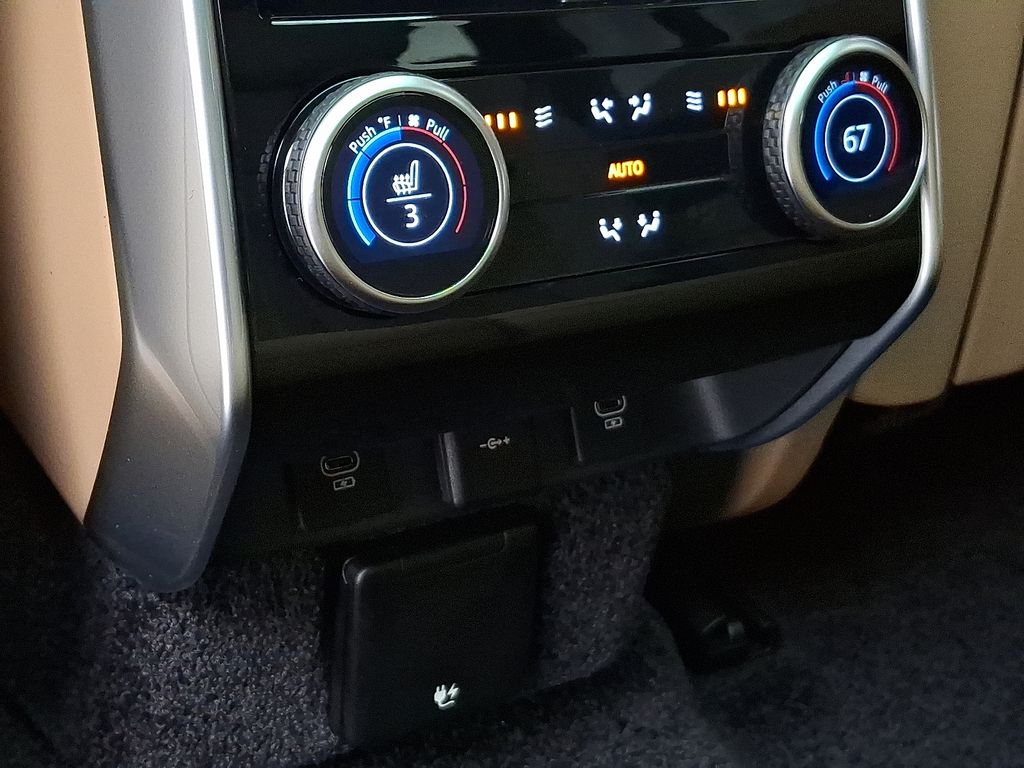 Thumbnail: 2025 Land Rover Range Rover - 7