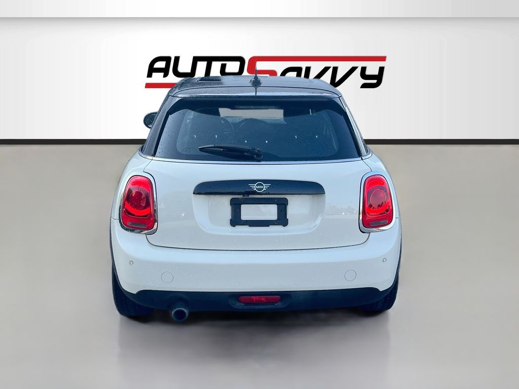 Used 2019 White MINI Classic image 6