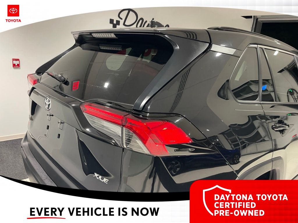 2024 Toyota RAV4 XLE - Photo 9