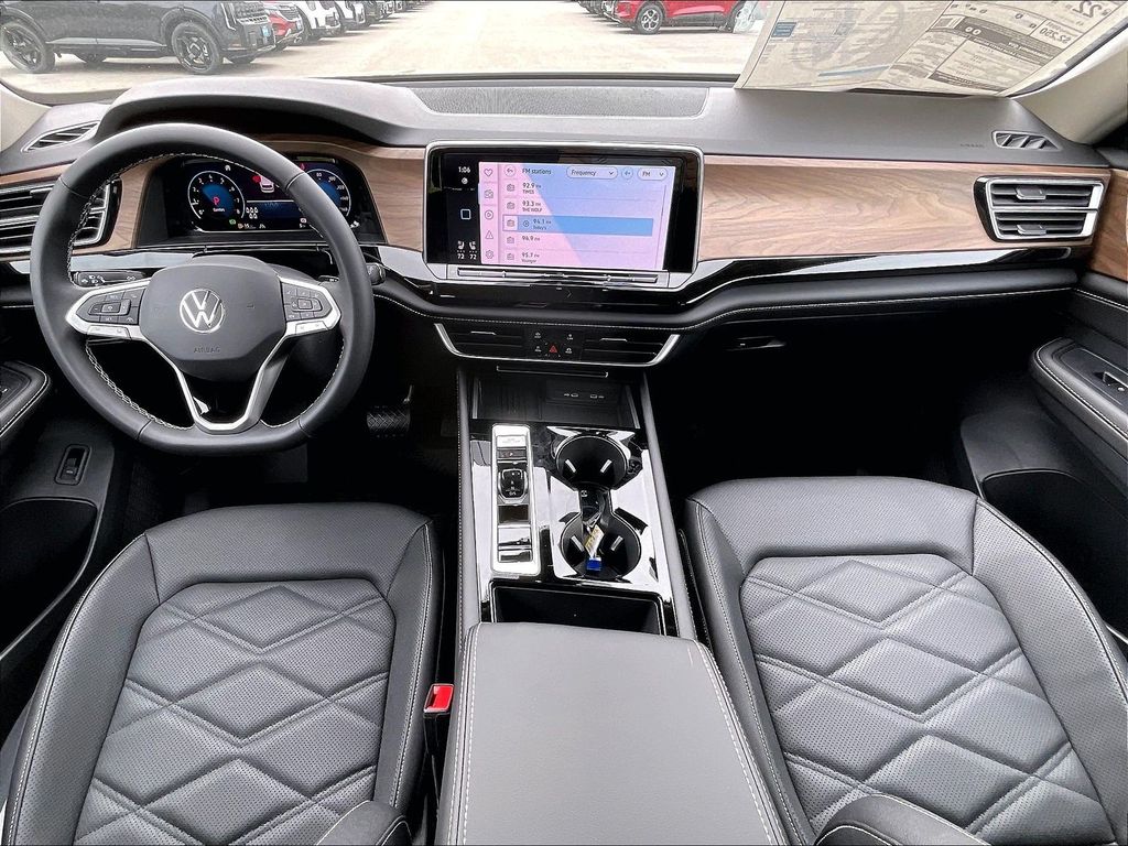 2026 Volkswagen Atlas — photo 12
