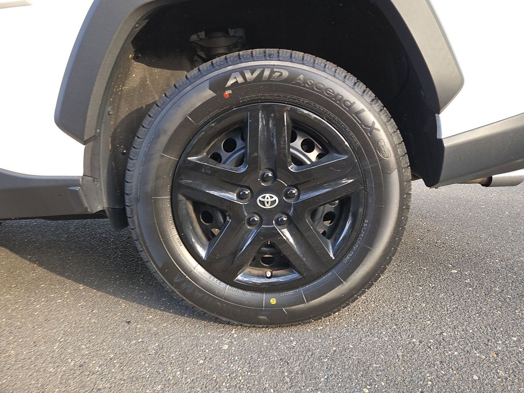 Thumbnail: 2023 Toyota RAV4 - 9