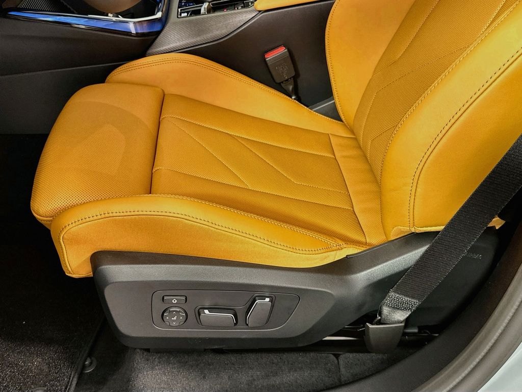 Thumbnail: 2026 BMW X3 - 21