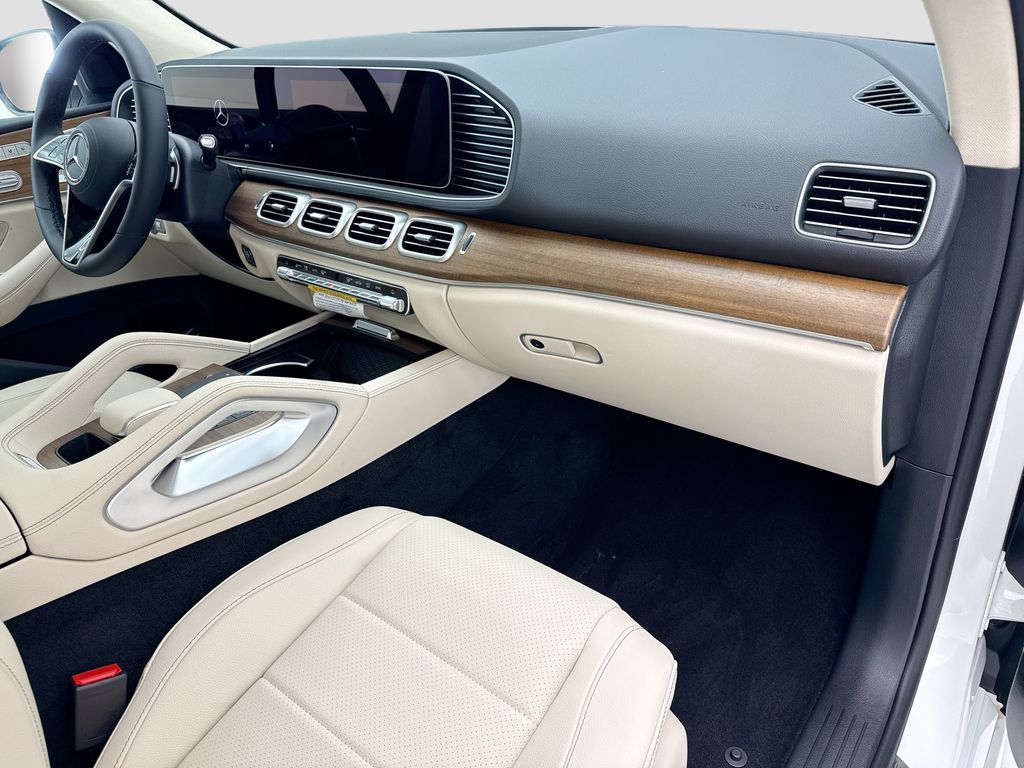 Thumbnail: 2026 Mercedes-Benz GLE - 16