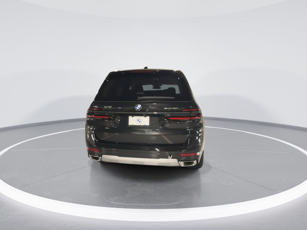 Thumbnail: 2026 BMW X7 - 7