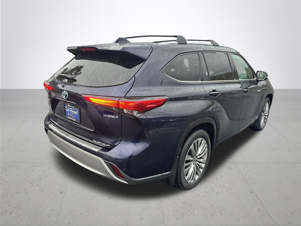 2021 Toyota Highlander Hybrid Platinum