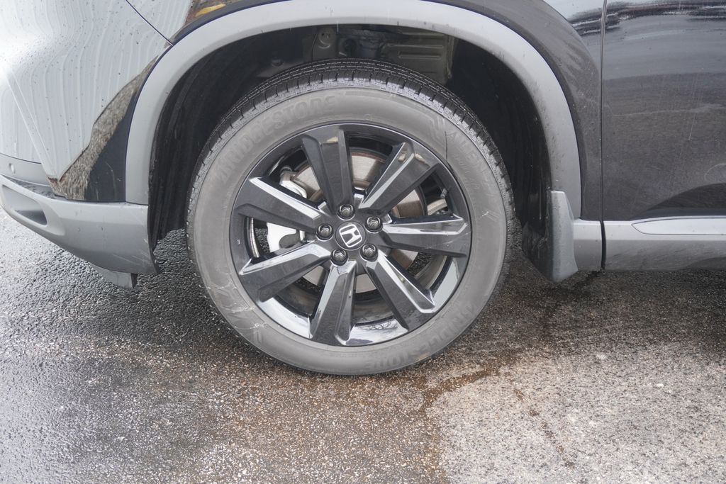 View vehicle photo 6