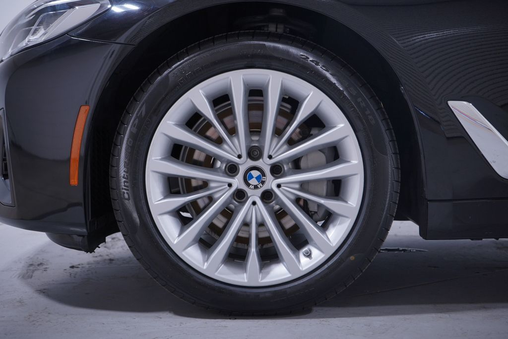 Thumbnail: 2022 BMW 5 Series - 2