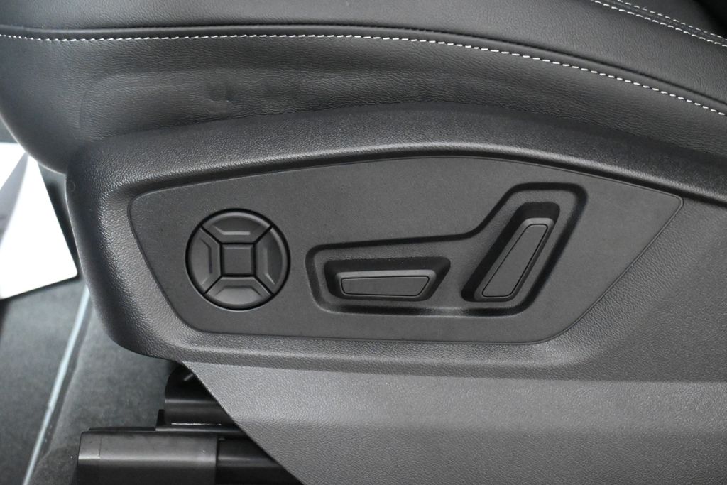 Thumbnail: 2026 Audi Q7 - 26