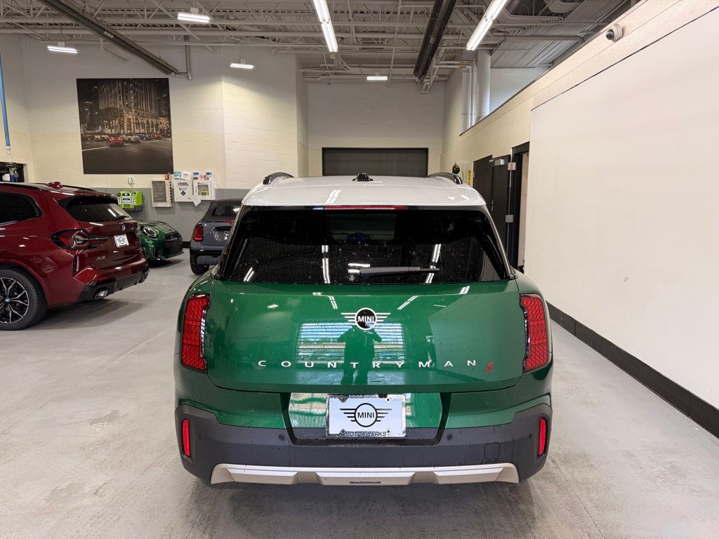 Thumbnail: 2027 MINI Cooper Countryman - 4