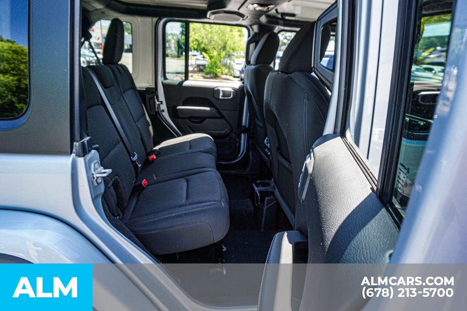 Used 2023 Silver Jeep Sahara image 22