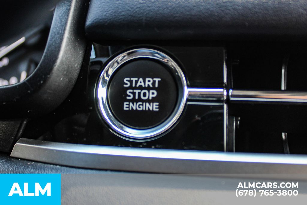 Used 2025 Gray Mitsubishi SE image 28