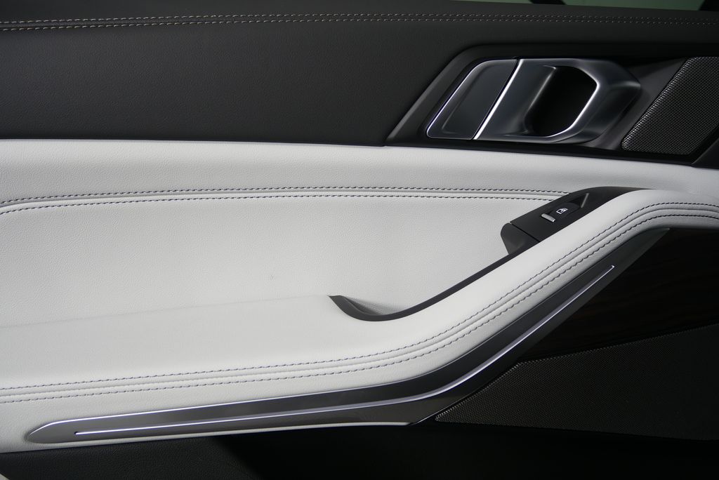 Thumbnail: 2026 BMW X5 - 14