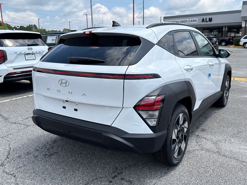 2025 Hyundai Kona SEL photo 4