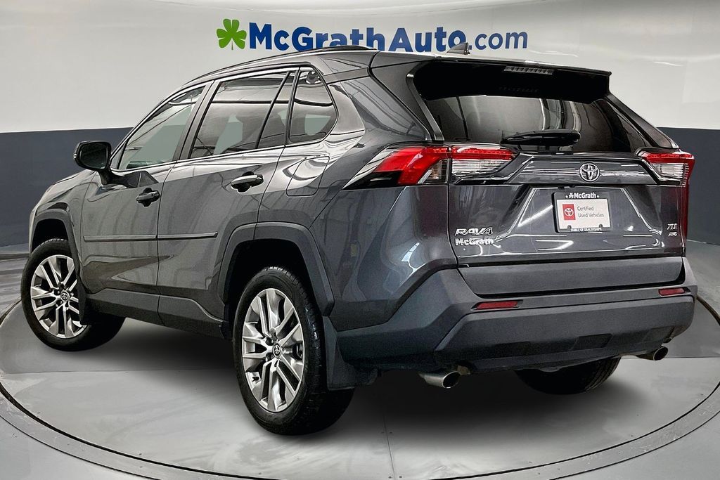 View vehicle photo 4