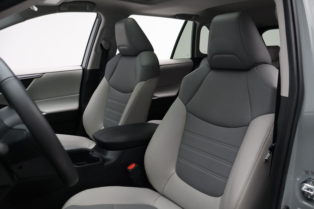 Thumbnail: 2023 Toyota RAV4 - 13