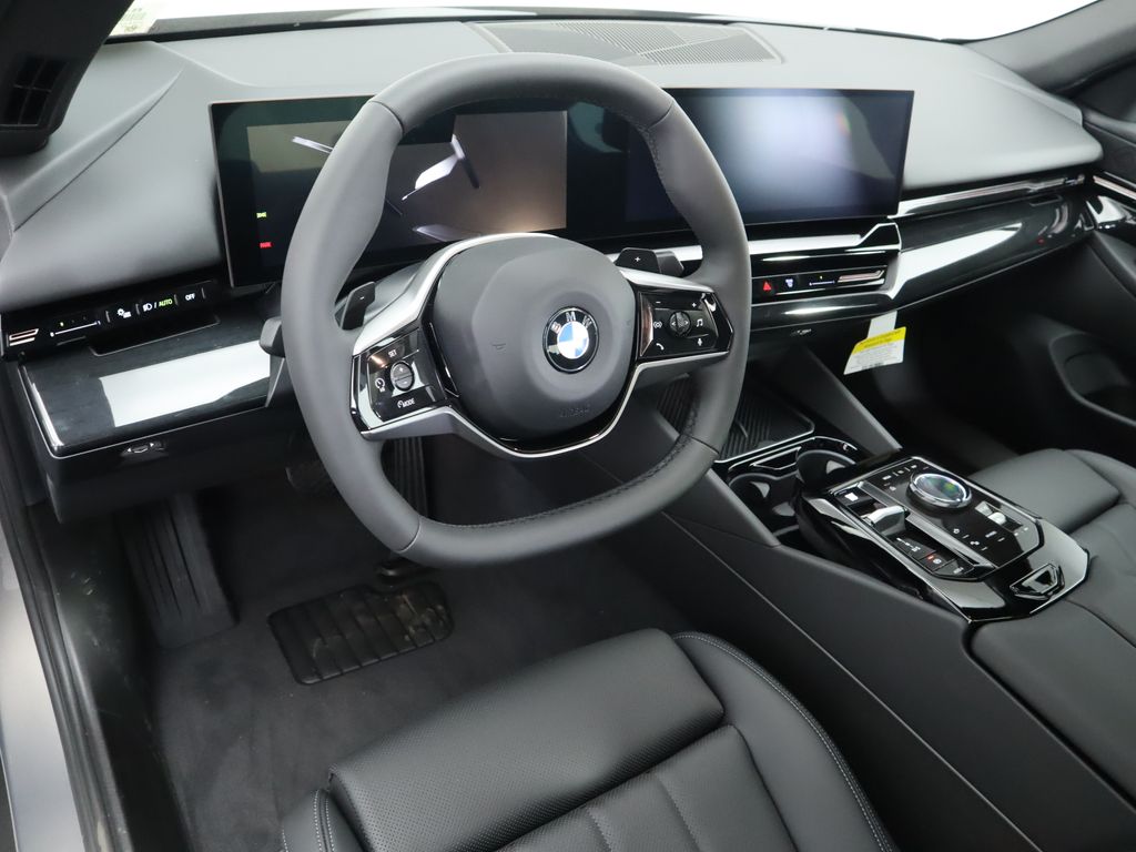 Thumbnail: 2025 BMW 5 Series - 9