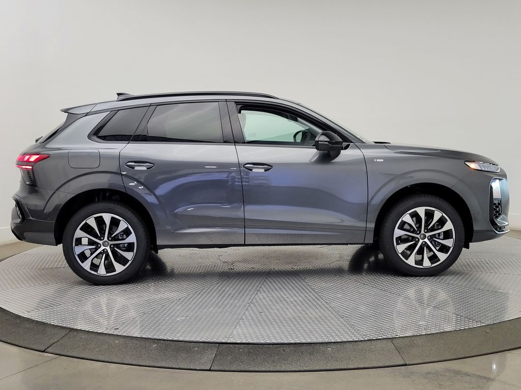 Thumbnail: 2026 Audi Q3 - 6