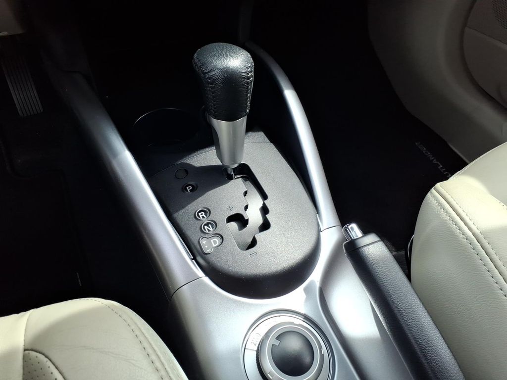 used 2008 Mitsubishi Outlander car, priced at $7,900