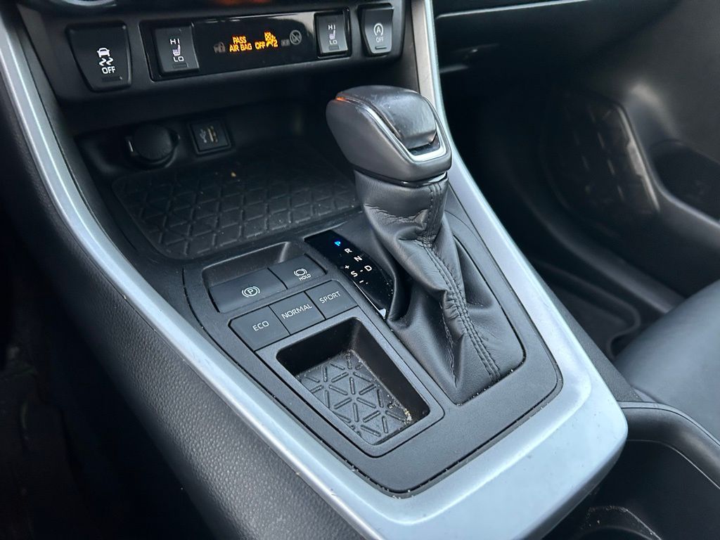 Thumbnail: 2023 Toyota RAV4 - 28