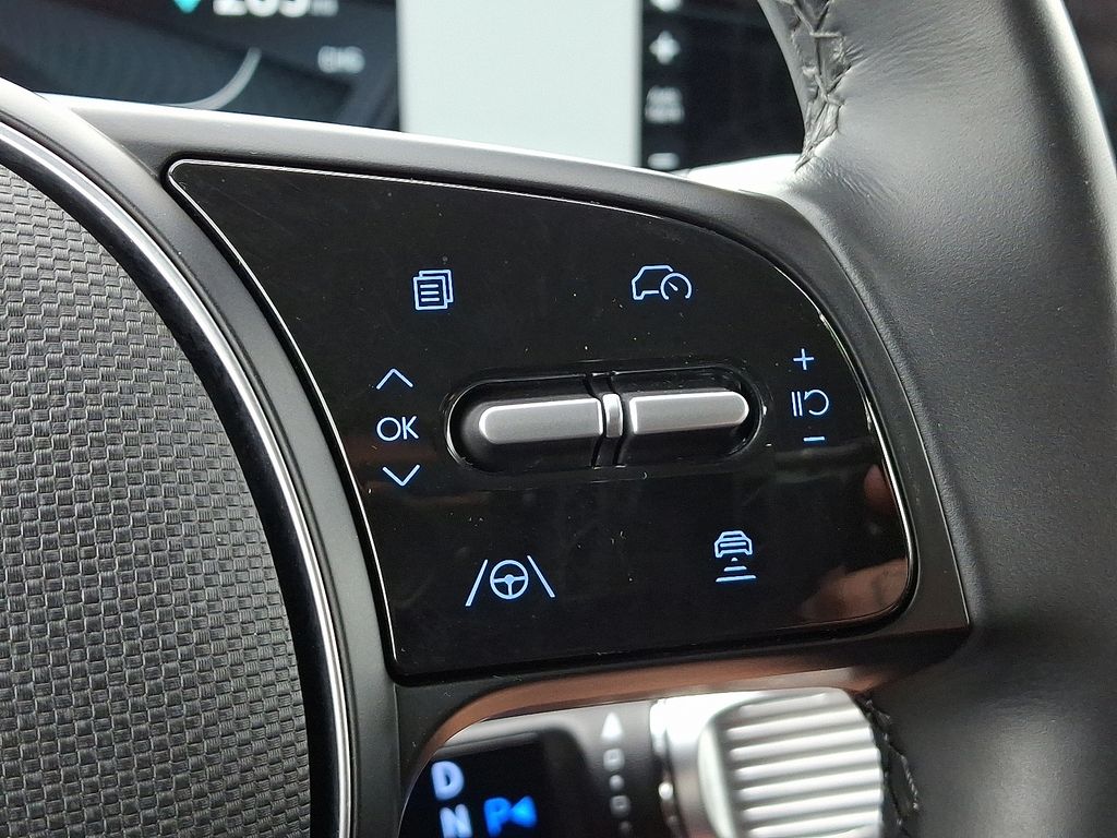Thumbnail: 2023 Hyundai Ioniq 5 - 22
