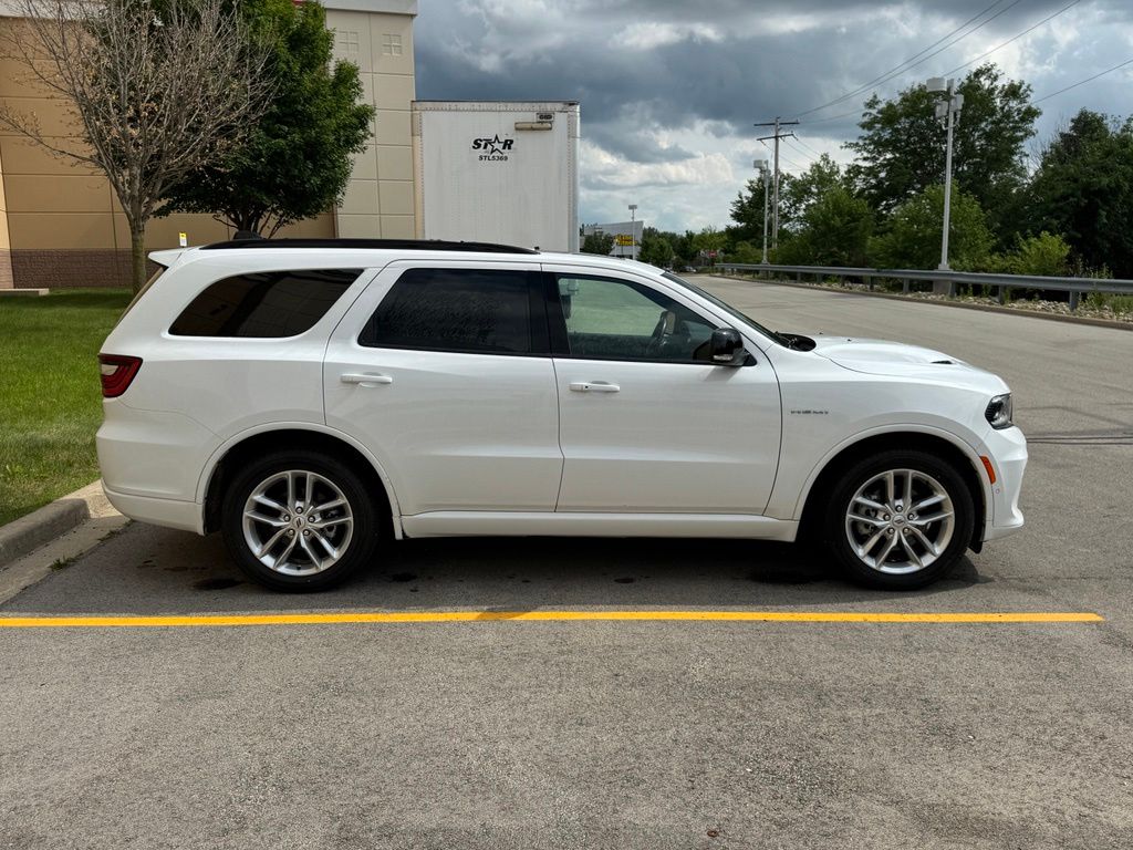 Used 2025 White Knuckle Clearcoat Dodge R/T Plus image 3