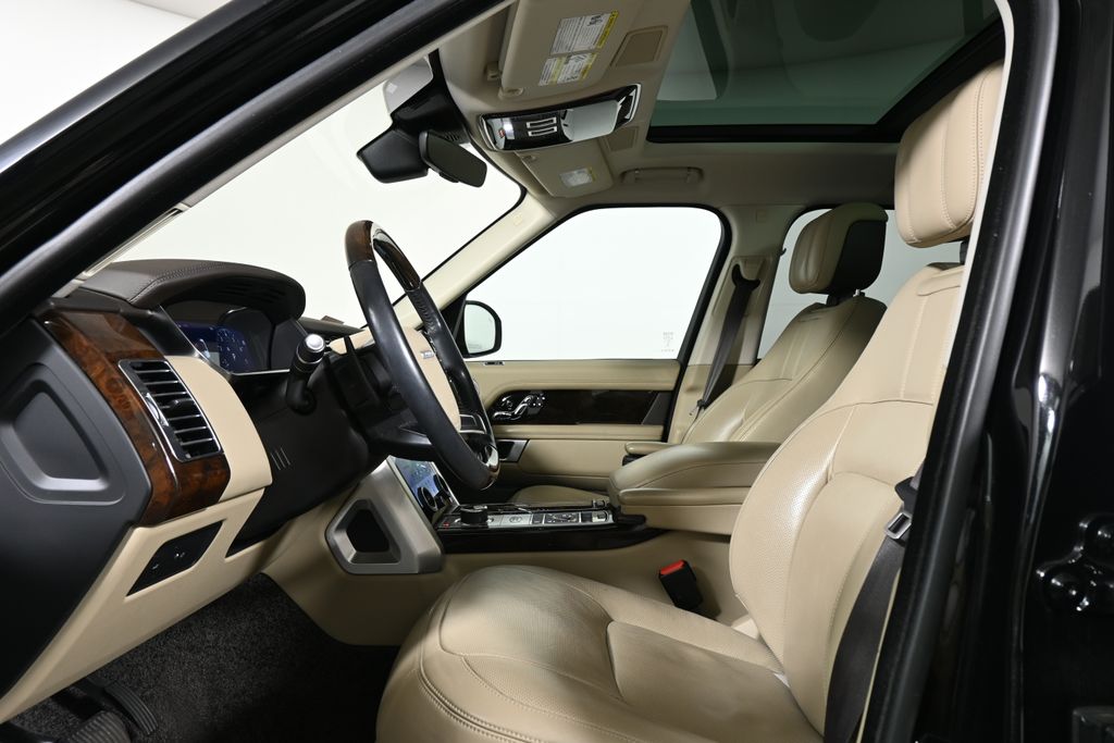 Thumbnail: 2020 Land Rover Range Rover - 3