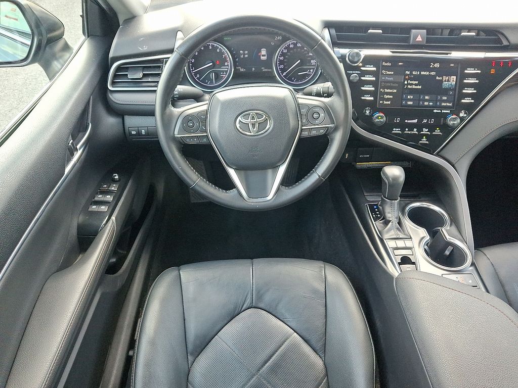 Thumbnail: 2019 Toyota Camry - 11