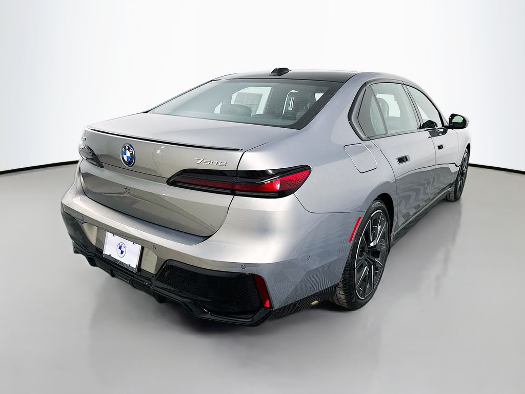 Thumbnail: 2026 BMW 7 Series - 5