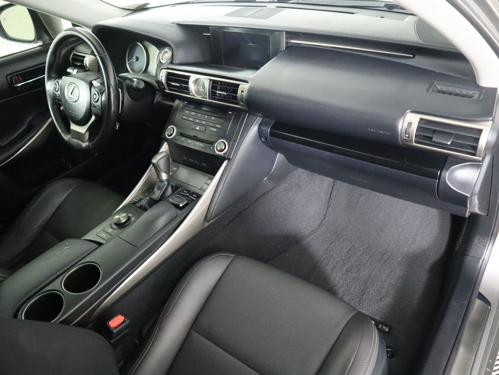 Thumbnail: 2016 Lexus IS - 18