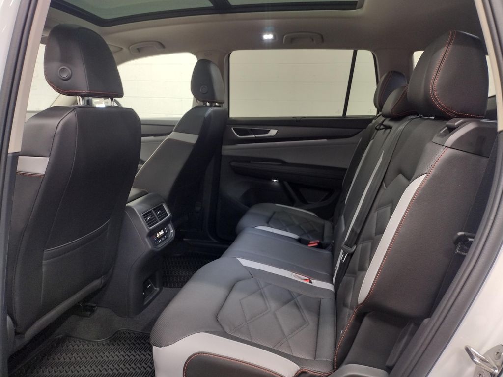 2025 Volkswagen Atlas 2.0T Peak Edition