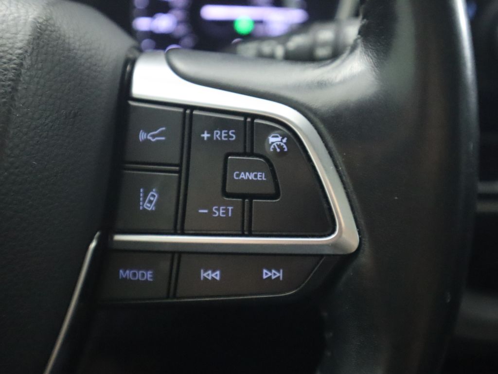 2020 Toyota Highlander XLE 12