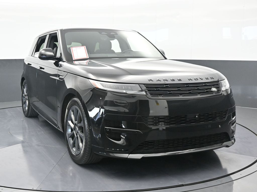 Used 2024 Black Land Rover Dynamic SE image 9