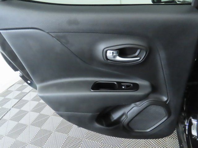 Thumbnail: 2022 Jeep Renegade - 27