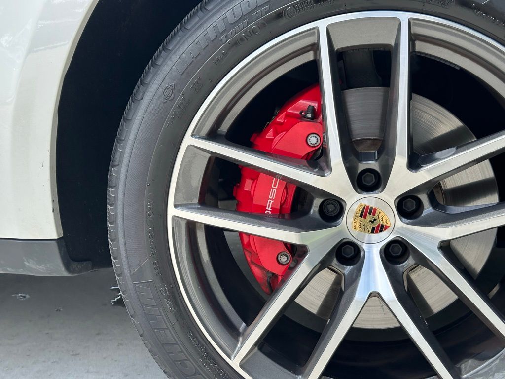 Thumbnail: 2023 Porsche Macan - 16