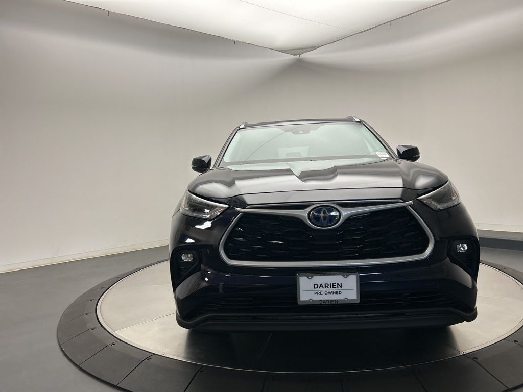 Thumbnail: 2021 Toyota Highlander - 8