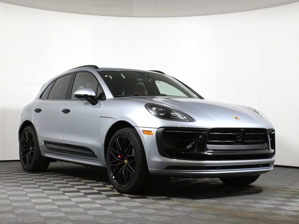 Thumbnail: 2026 Porsche Macan - 9