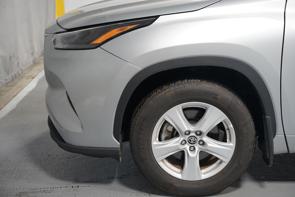 Thumbnail: 2024 Toyota Highlander - 5