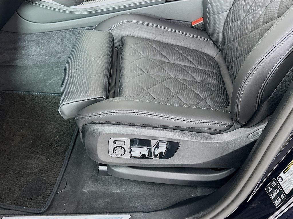 Thumbnail: 2026 BMW X5 - 21
