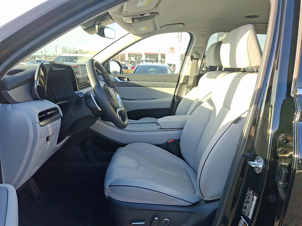 Thumbnail: 2023 Hyundai Palisade - 17