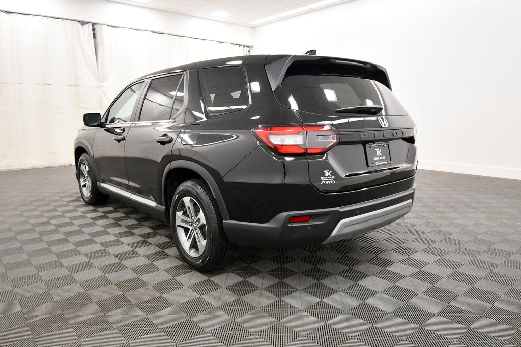 Used 2025 Honda Pilot SUV