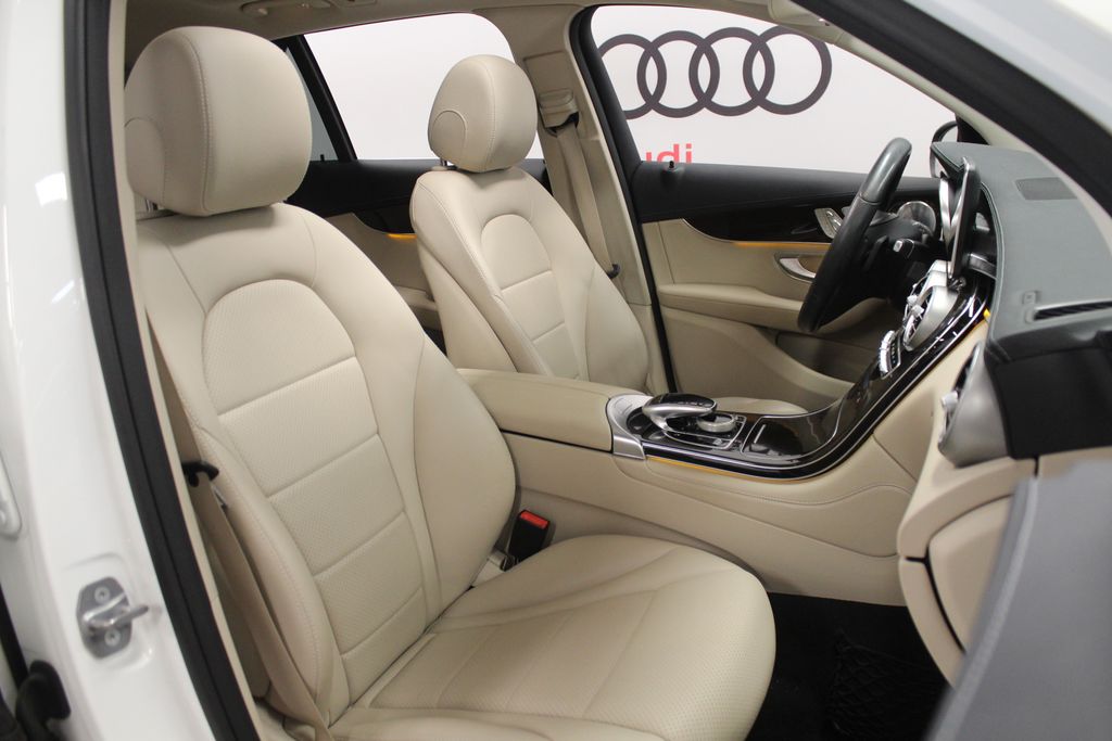 Thumbnail: 2017 Mercedes-Benz GLC - 25
