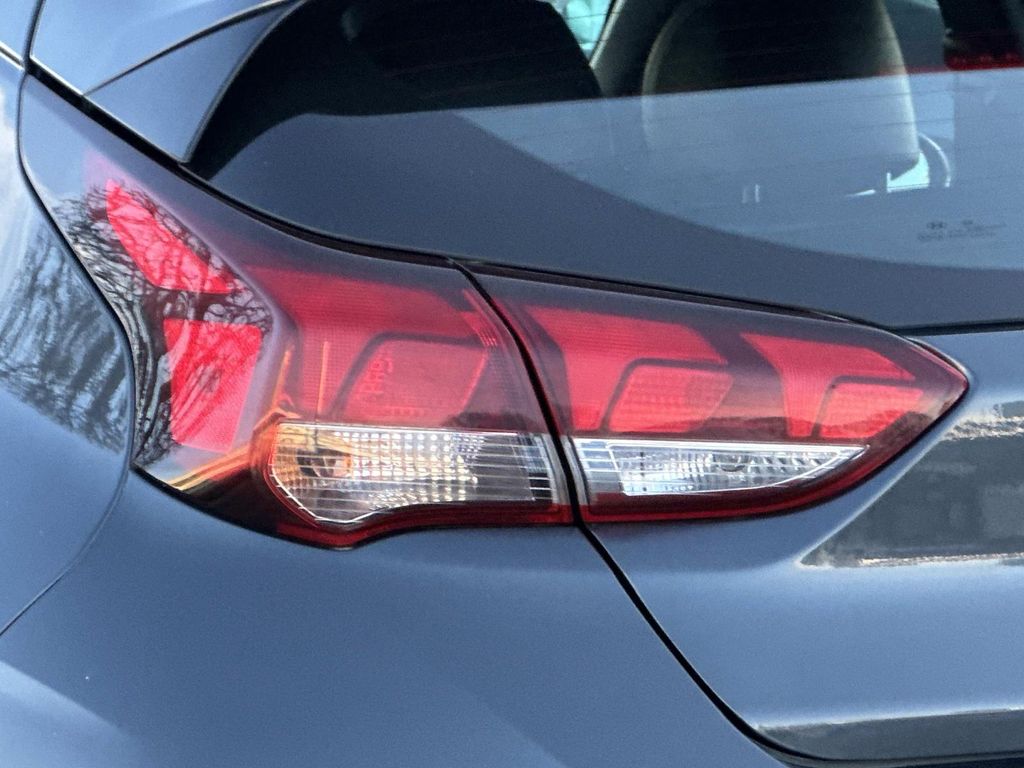 Thumbnail: 2020 Hyundai Veloster - 12