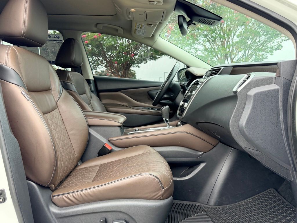 2019 Nissan Murano Platinum Pearl White - Jim Hudson Acura - Image 13